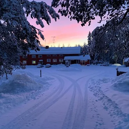 Wanha Koulu Tahko Unelma, 4mh, Palju, Sauna, Tupakeittioe, Wifi, Liikuntasali, Rinteetsparavintola 6km, Lemmikit Ok, Edukas Reittiö